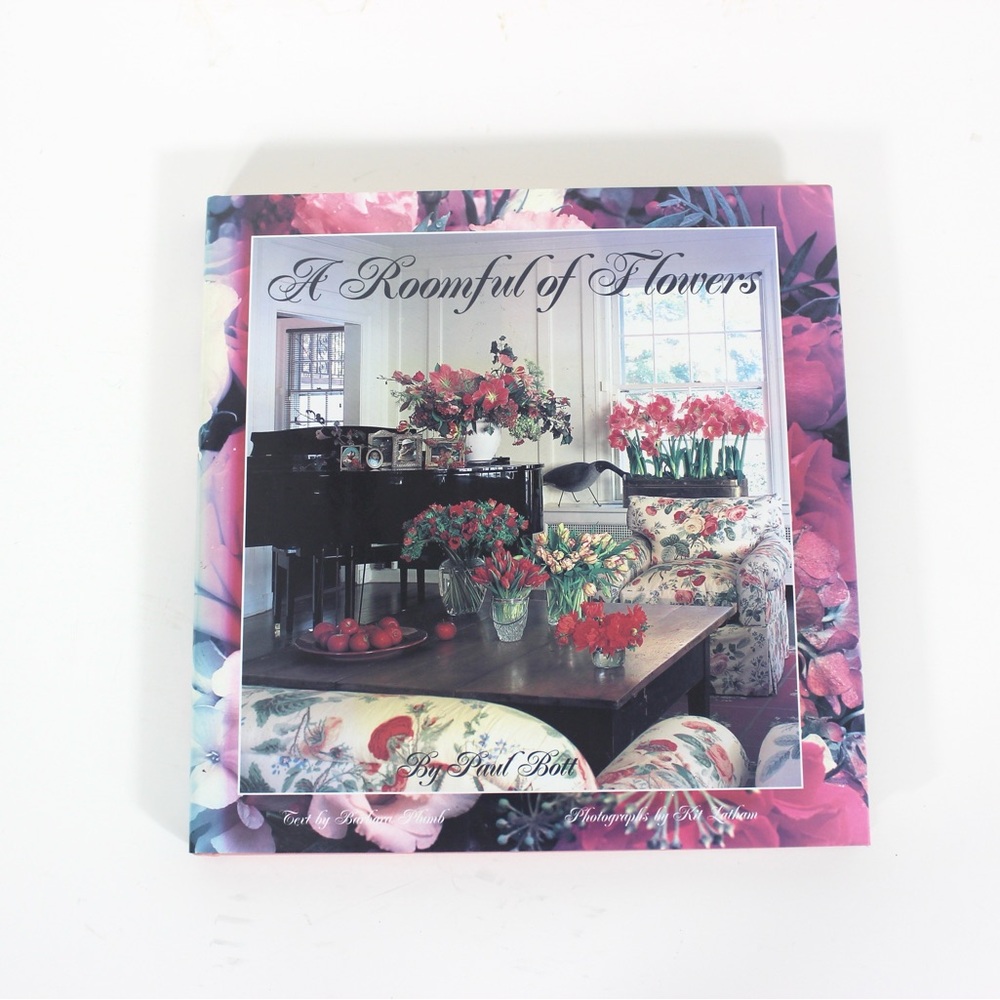 1992 A Roomful of Flowers Hard Cover Coffee Table Book Interior Decor Colourful